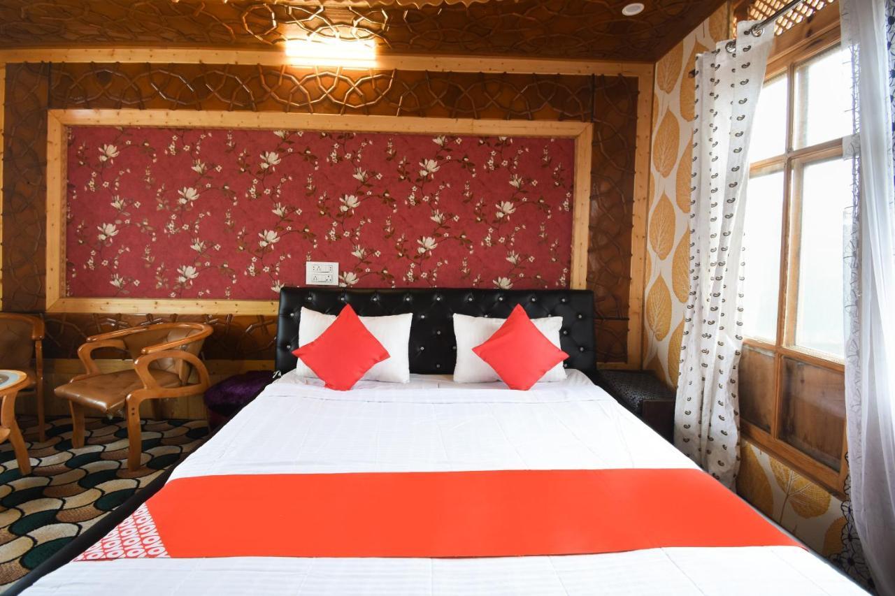 Hôtel Oyo 66637 Merlin Group Of Houseboats à Srīnagar Extérieur photo